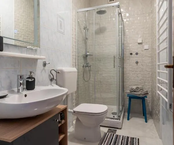 Alto 1 Studio Apartment *